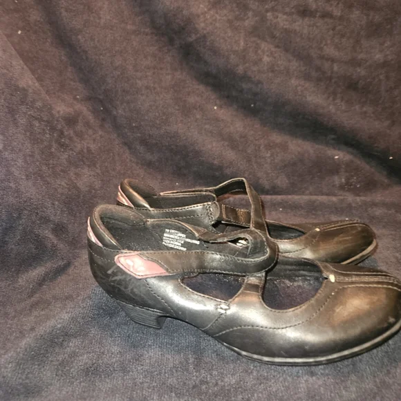 Cobb Hill Sz 7 by New Balance Leather Black and Brown Low Heels - Picture 9 of 12